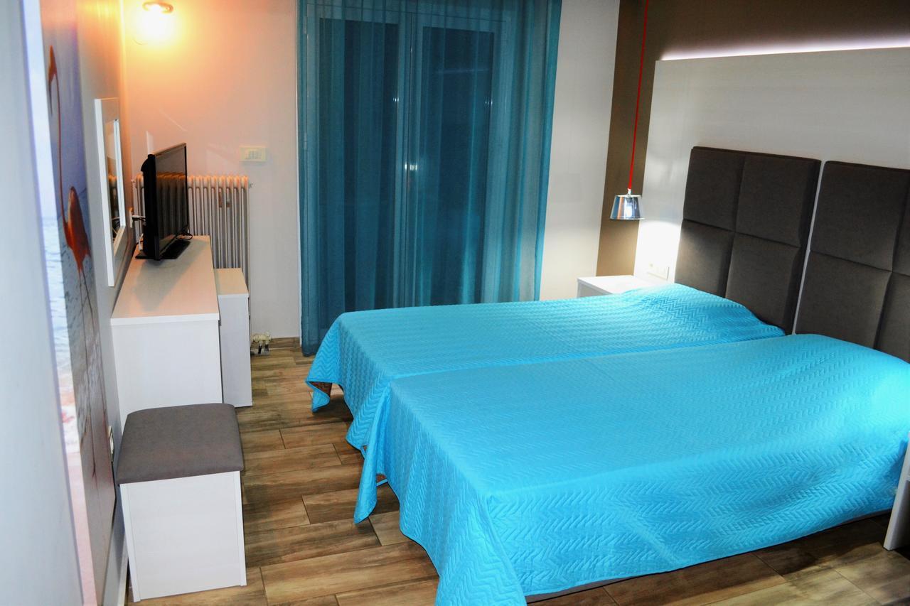 Ritsas Hotel 托隆 外观 照片